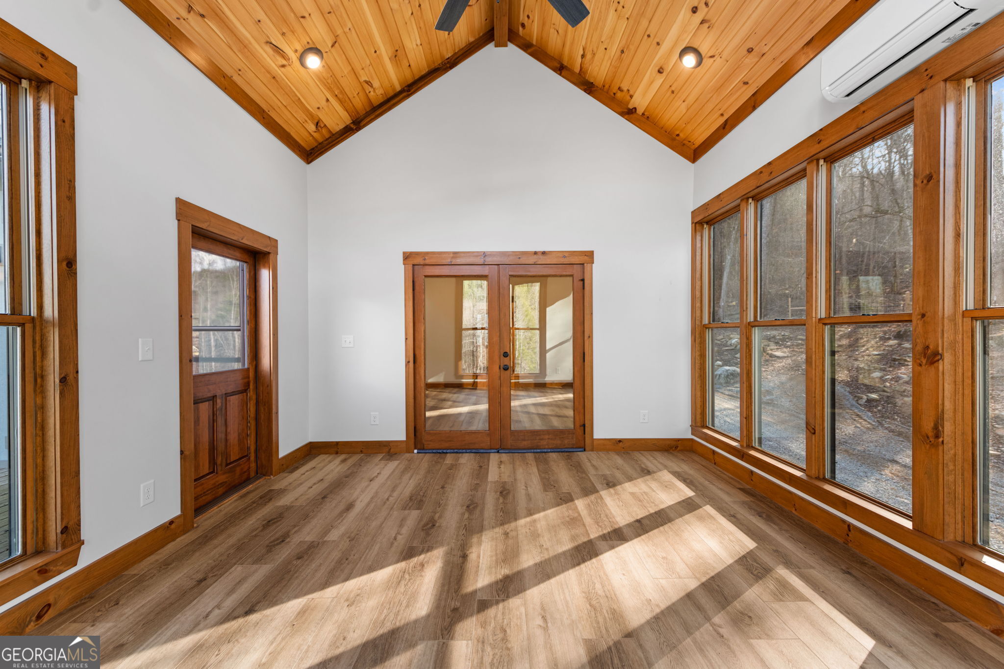 Blue Ridge, Georgia, 30513, United States, 3 Bedrooms Bedrooms, ,3 BathroomsBathrooms,Residential,Active,2025967