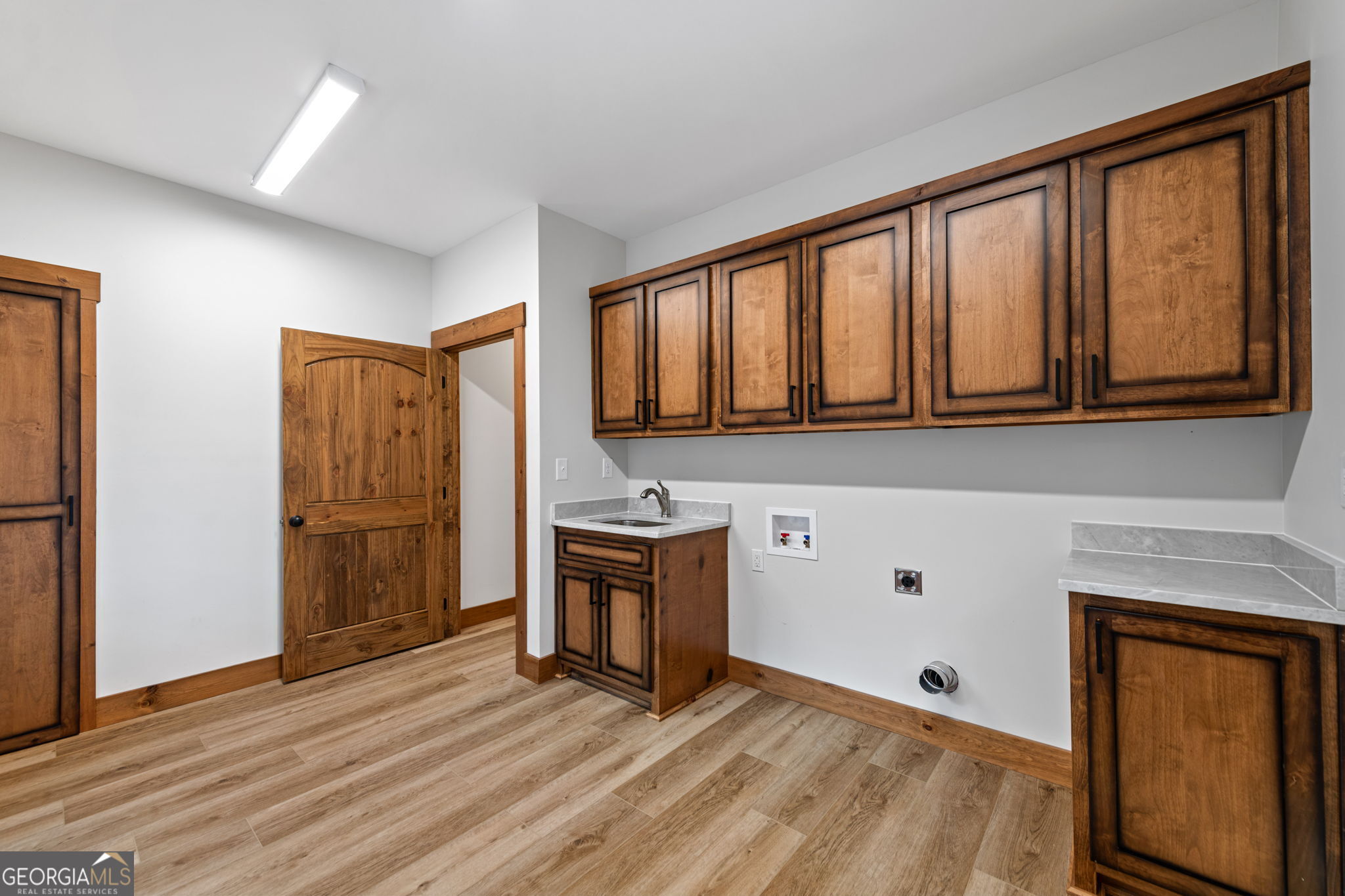 Blue Ridge, Georgia, 30513, United States, 3 Bedrooms Bedrooms, ,3 BathroomsBathrooms,Residential,Active,2025967