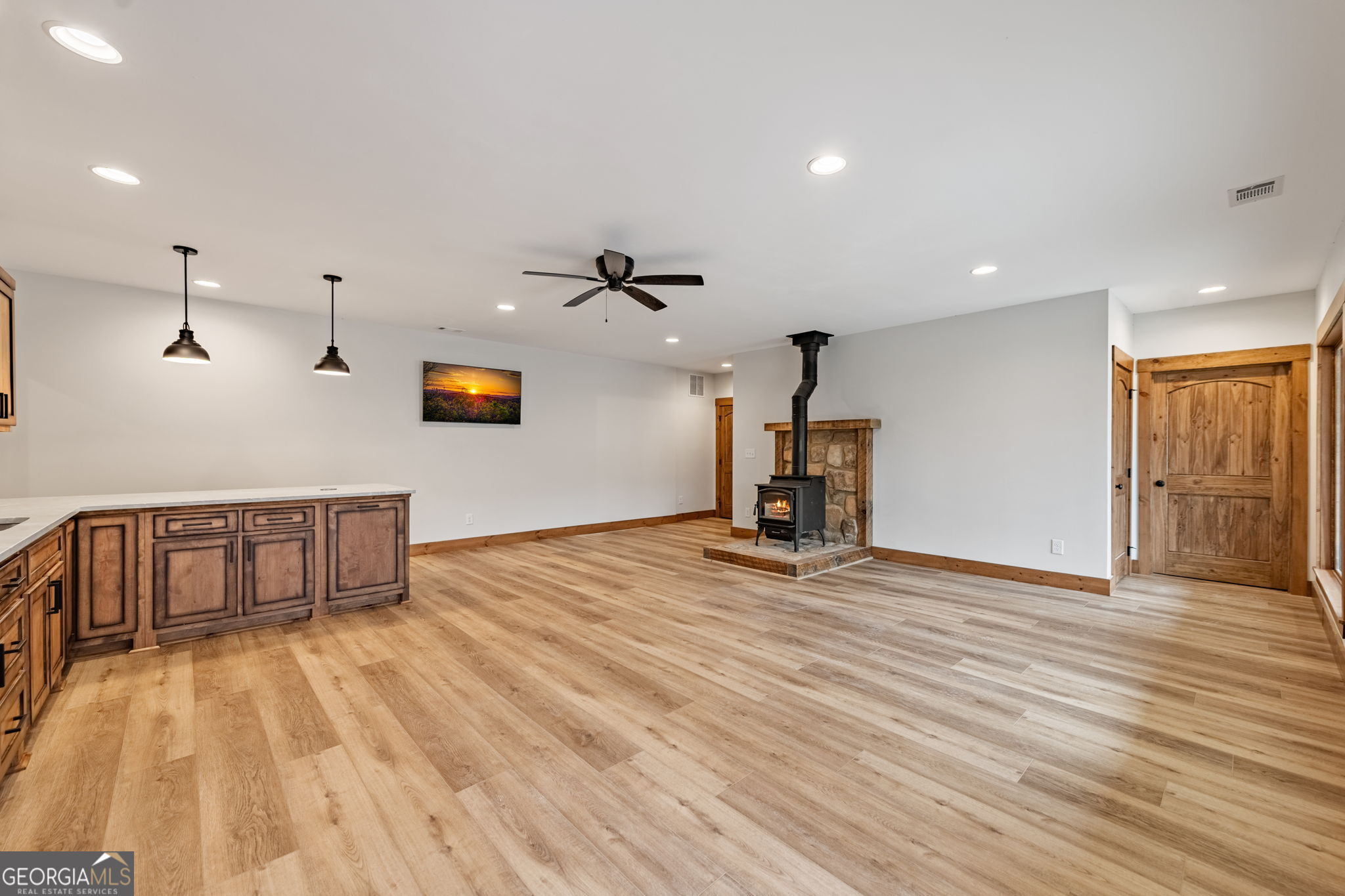 Blue Ridge, Georgia, 30513, United States, 3 Bedrooms Bedrooms, ,3 BathroomsBathrooms,Residential,Active,2025967