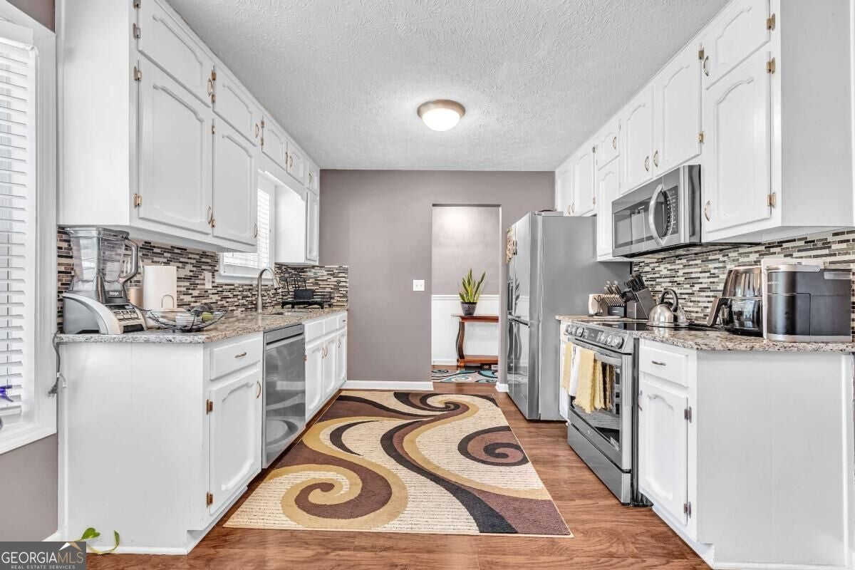 4148 Log Cabin CT