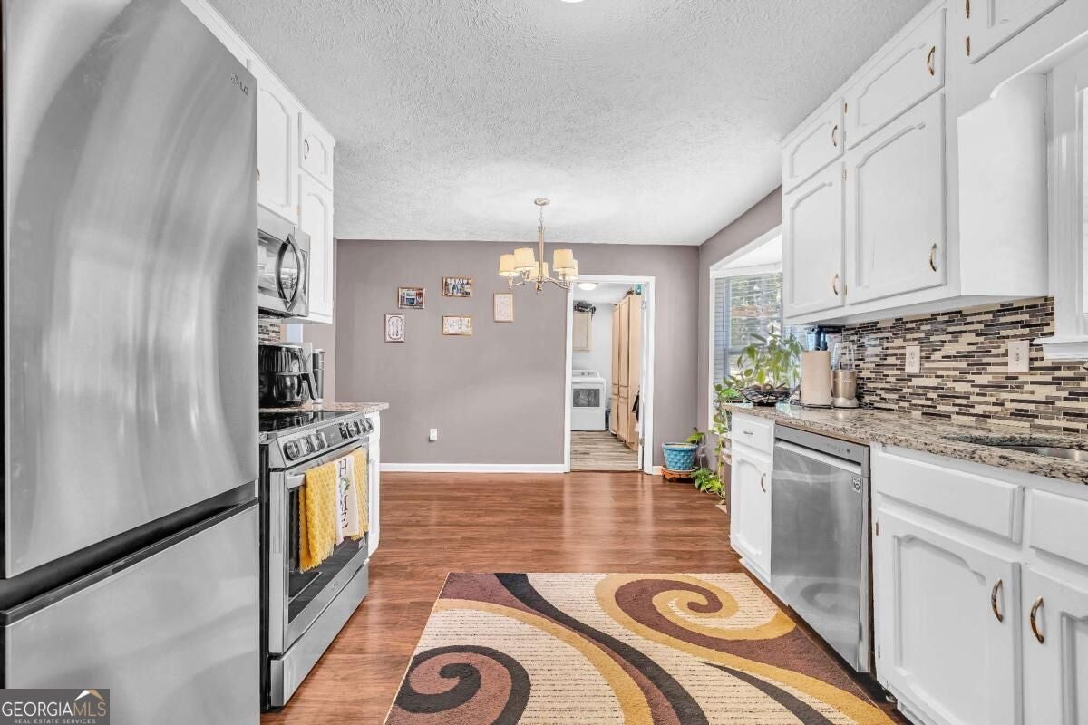 4148 Log Cabin CT