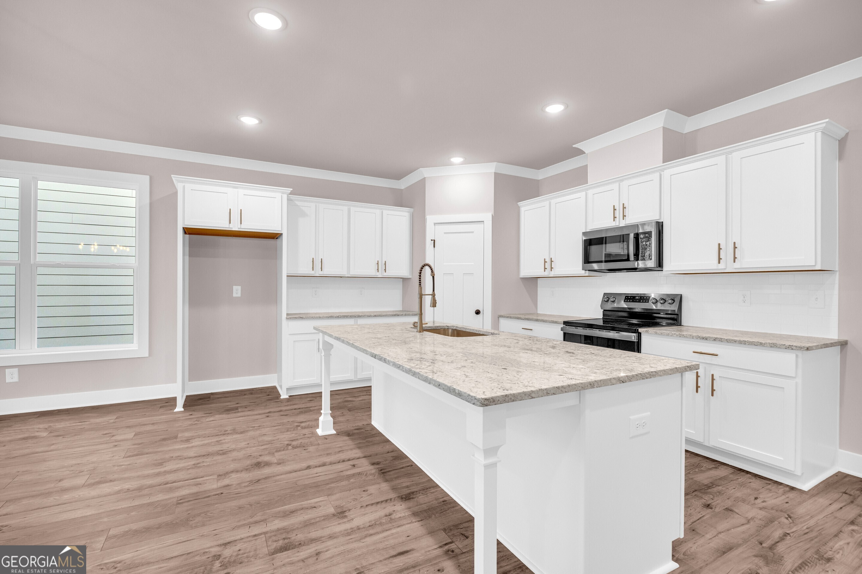 Hartwell, Georgia 30643, United States, 5 Bedrooms Bedrooms, ,4 BathroomsBathrooms,Residential,Active,163393