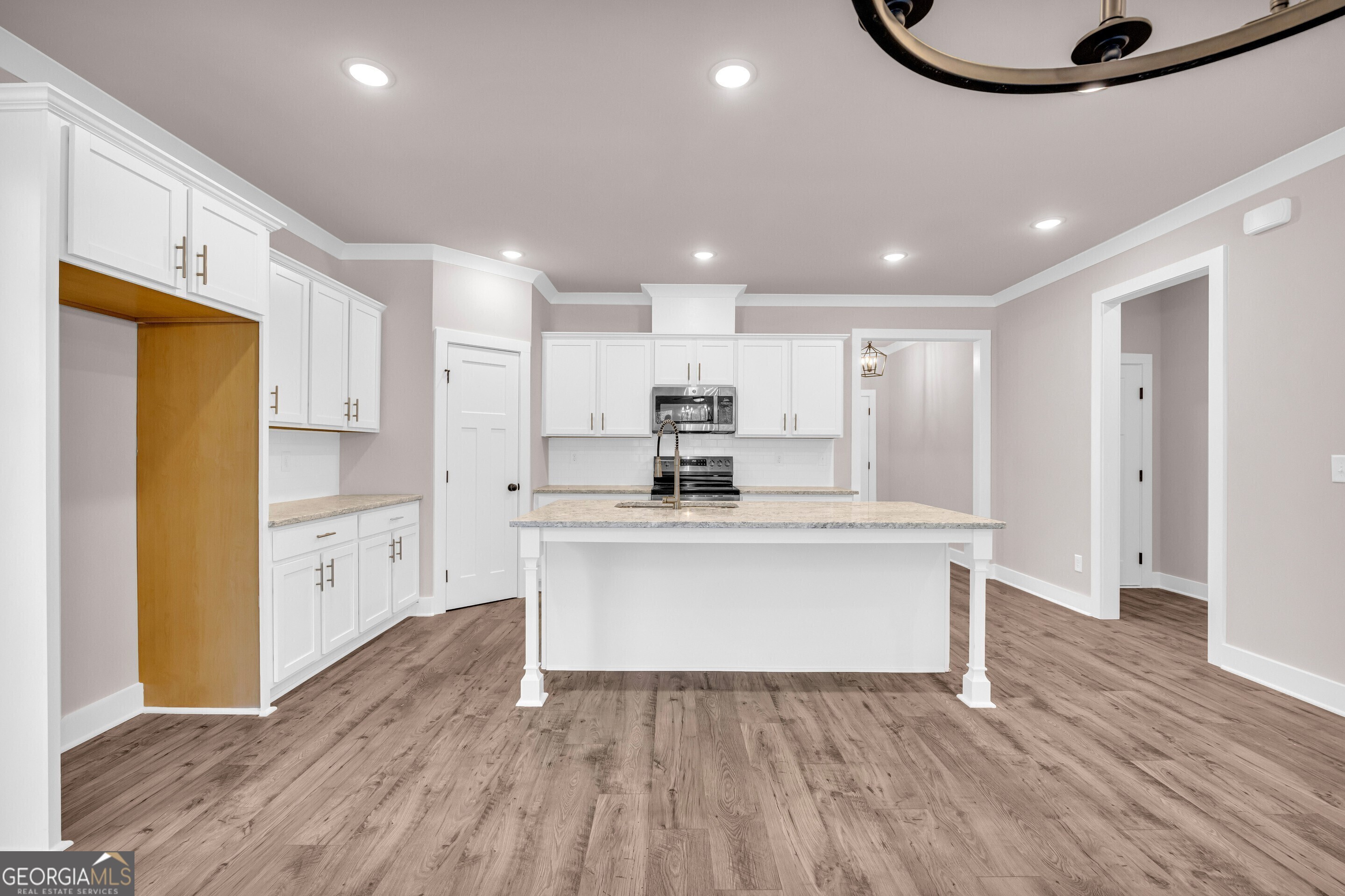 Hartwell, Georgia 30643, United States, 5 Bedrooms Bedrooms, ,4 BathroomsBathrooms,Residential,Active,163393