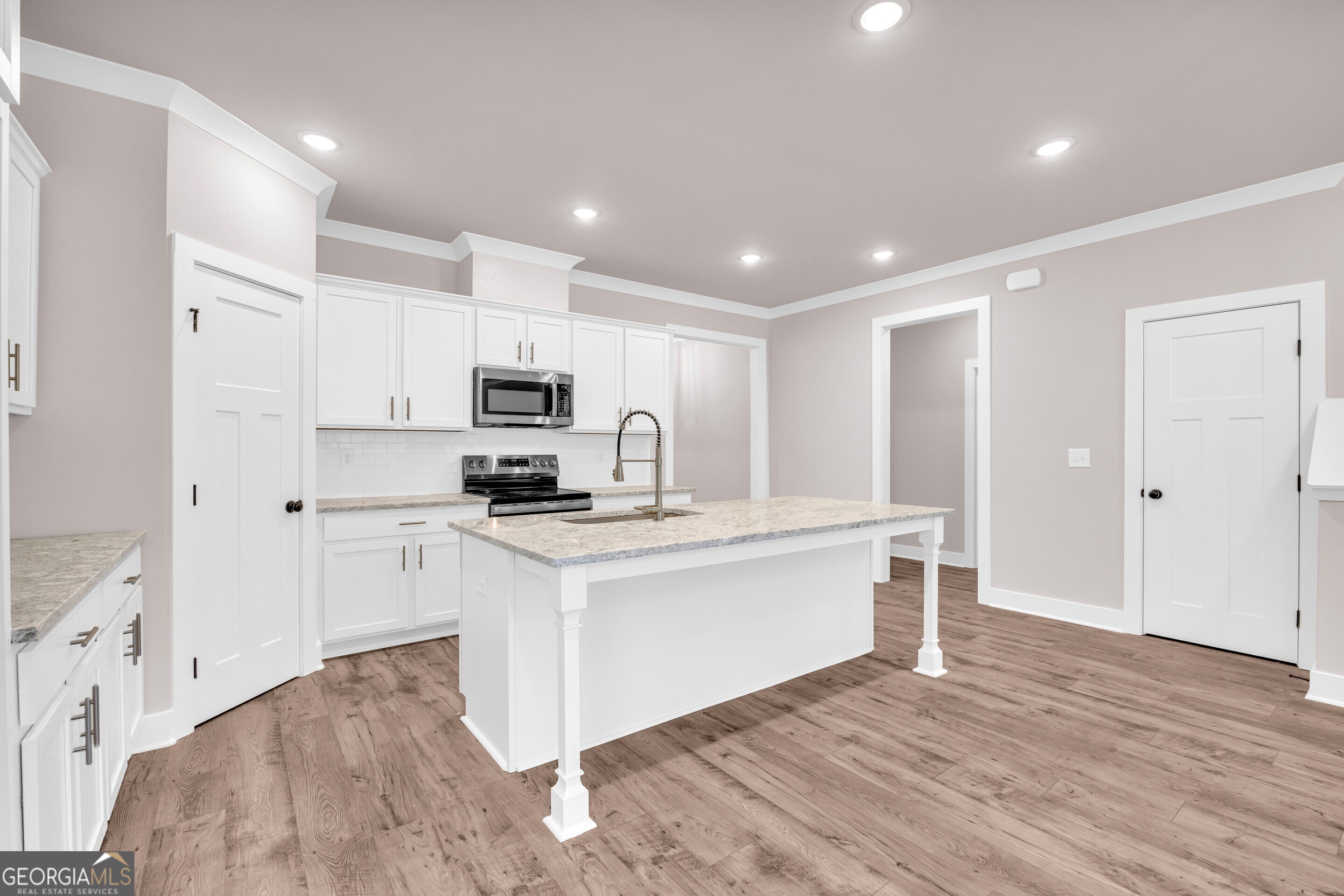 Hartwell, Georgia 30643, United States, 5 Bedrooms Bedrooms, ,4 BathroomsBathrooms,Residential,Active,163393