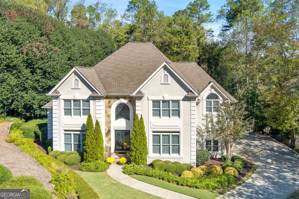 Photo of 889 Waterford Green, Marietta, GA 30068 (MLS # 10625246)