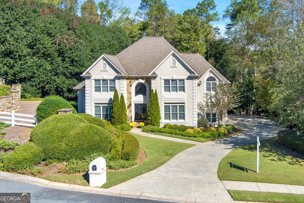 Photo of 889 Waterford Green, Marietta, GA 30068 (MLS # 10625246)