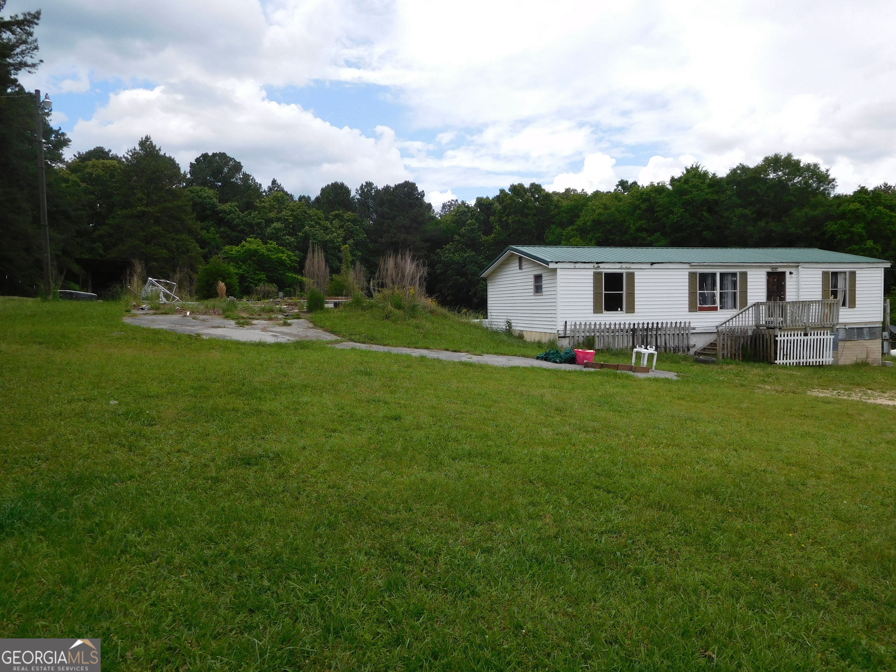 142 Ellis RD SE