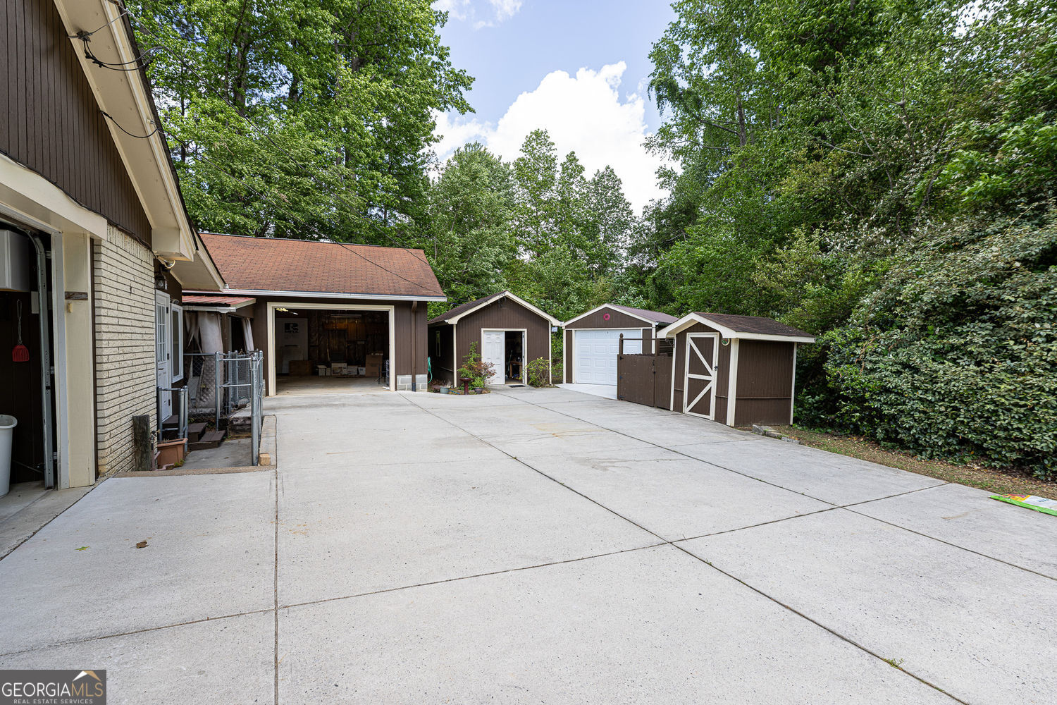 472 Edwards CT NW