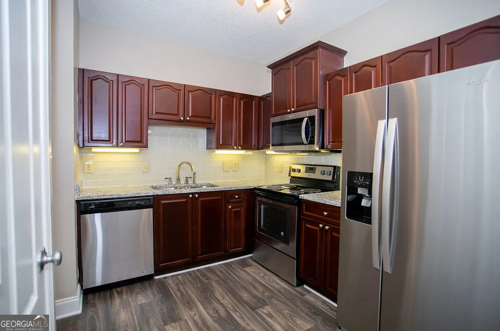 Lakeside at Milton Park - Residential Lease