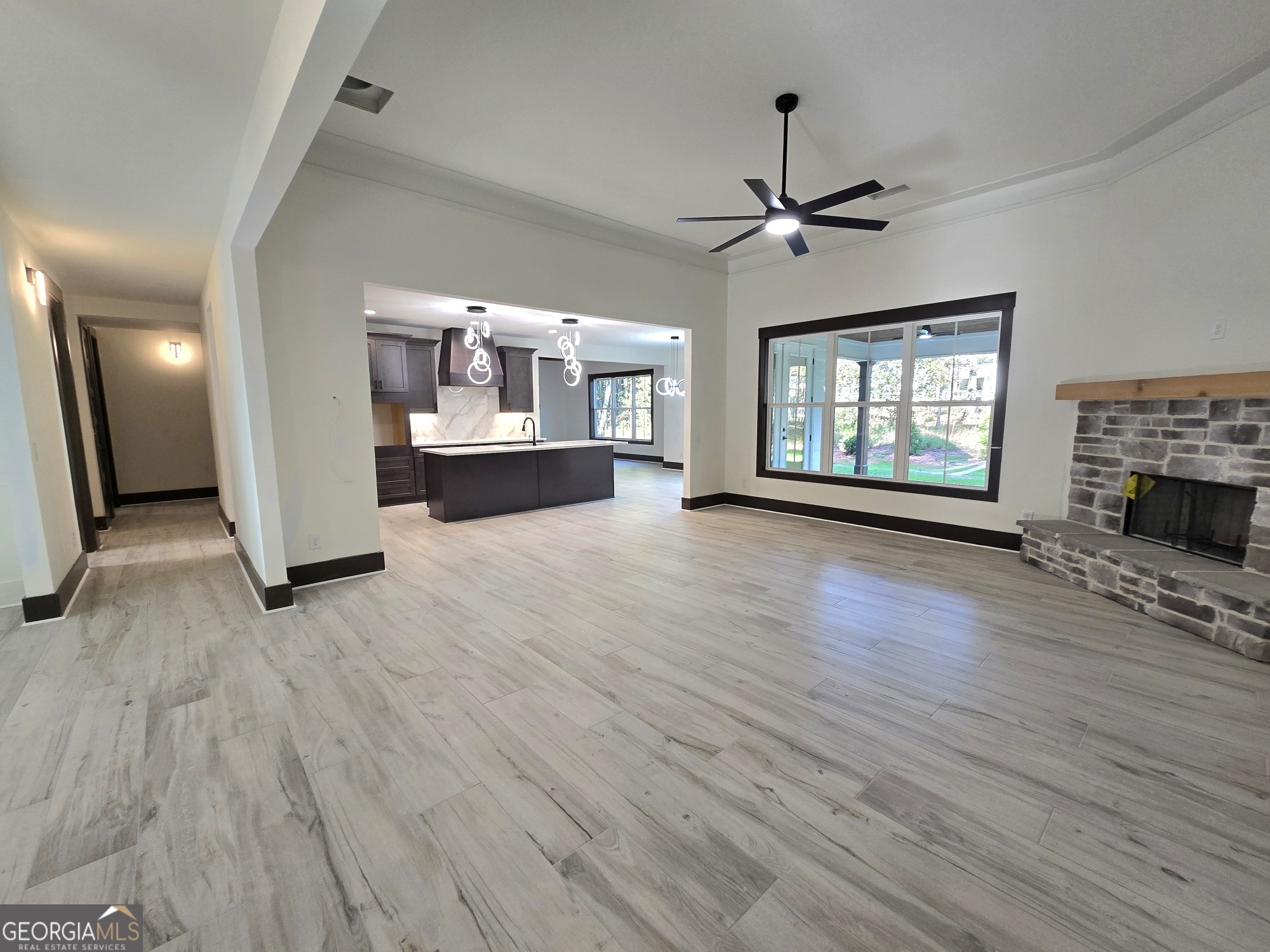 2043 Fischer RD