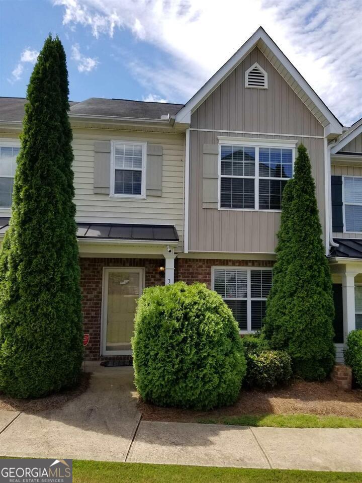 Simply gorgeous 3 Bedroom 2.5 Bath Townhome in sought after neighborhood Cascade Parc. Only $1900 per month. This Townhome boost 1742 square feet, laminate flooring, a one car garage. Kitchen has stunning granite countertops, stainless steel appliances and a barstool area, washer and dryer for use. All electric. Swim, Clubhouse, playground community. Can walk to Bus Line. Viewing appointment required. Call Carol 404-281-6041.
