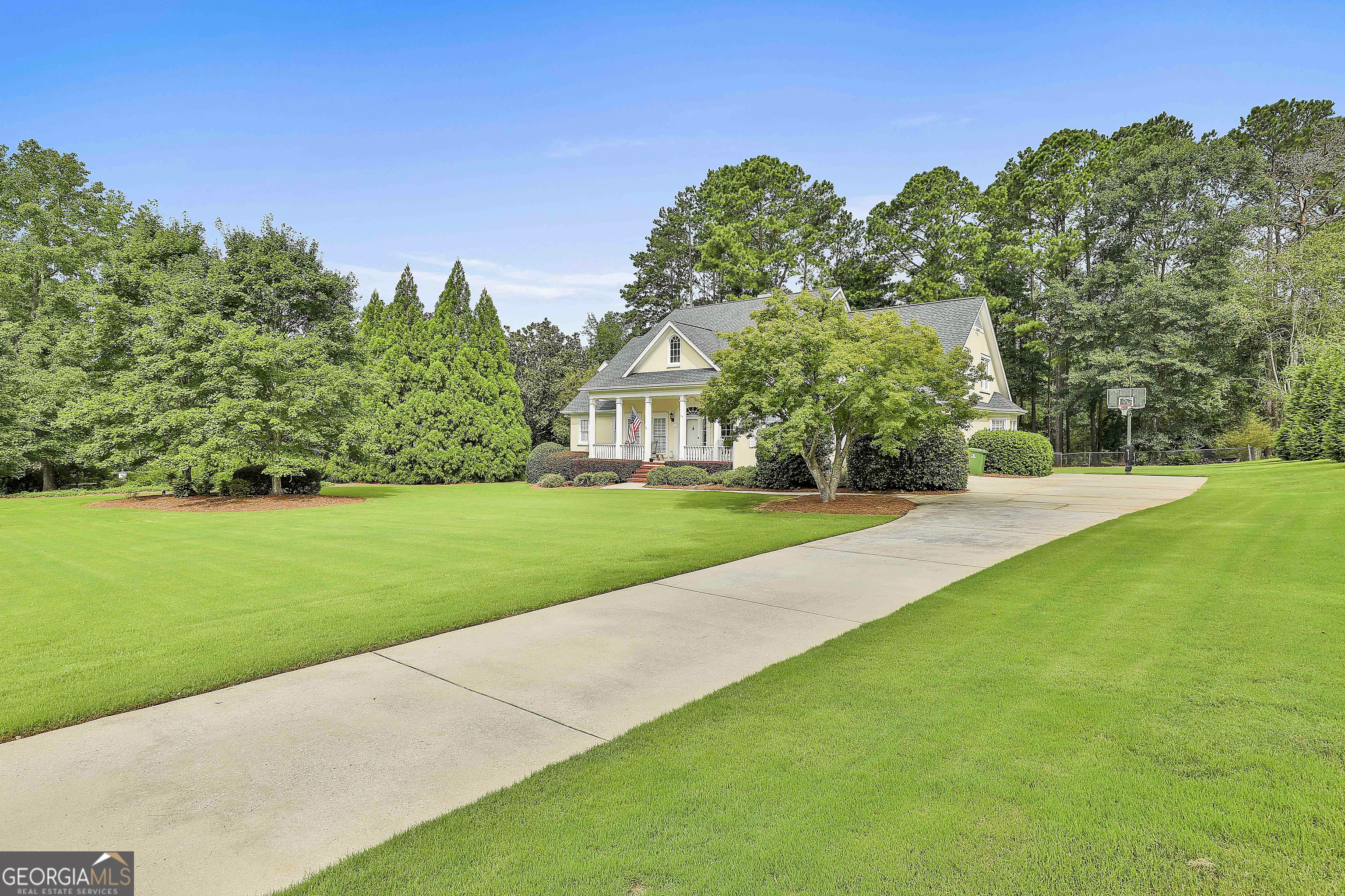 228 Westchester DR
