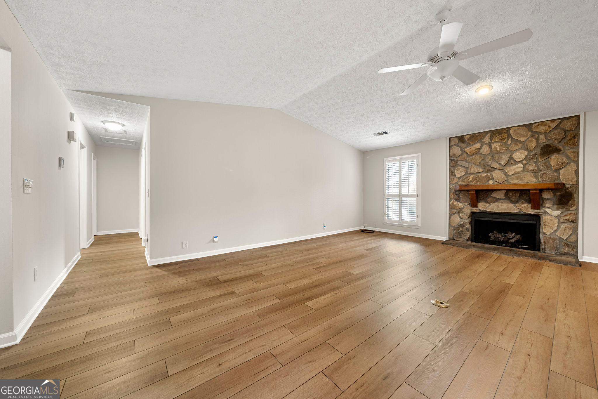 Peachtree City, Georgia 30269, United States, 3 Bedrooms Bedrooms, ,2 BathroomsBathrooms,Residential,Active,212199