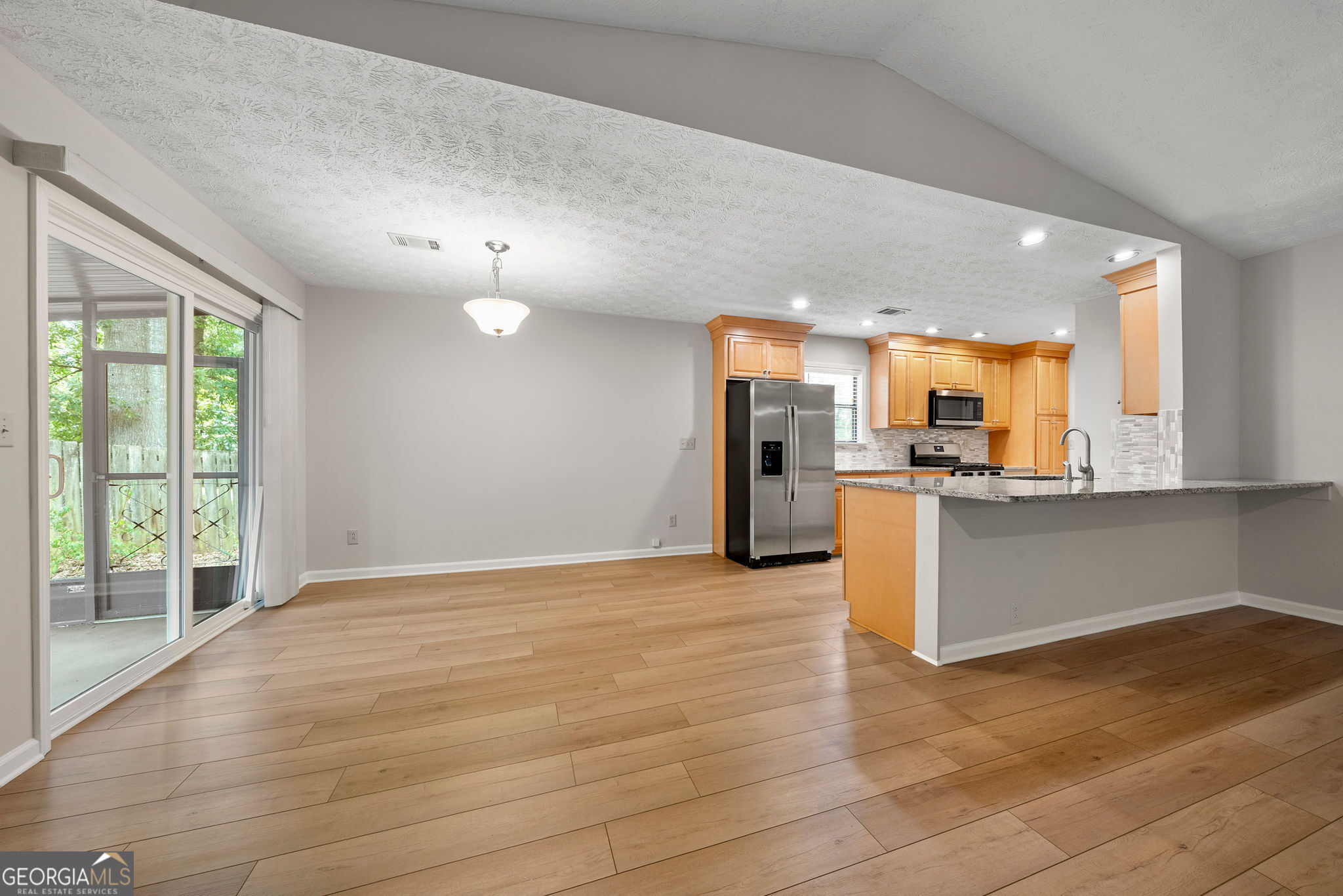 Peachtree City, Georgia 30269, United States, 3 Bedrooms Bedrooms, ,2 BathroomsBathrooms,Residential,Active,212199