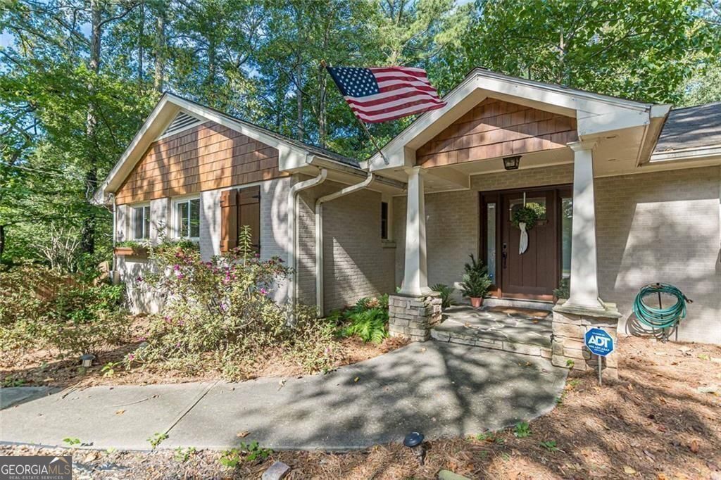 1404 Briarcliff RD NE