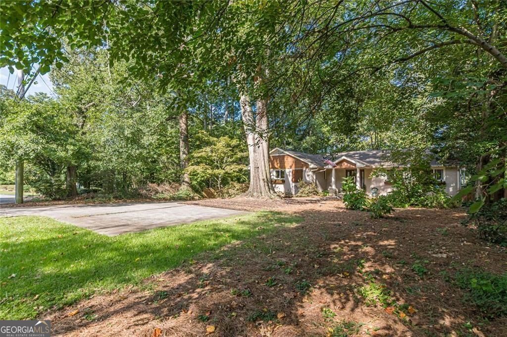 1404 Briarcliff RD NE