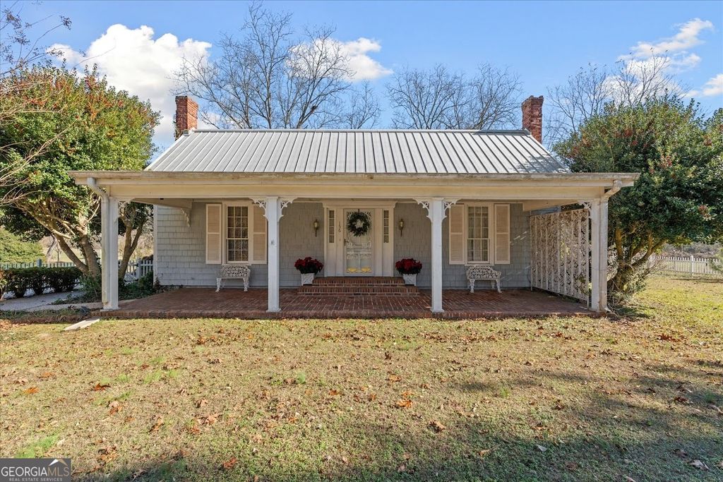 Photo of 156 McLendon Circle, Carrollton, GA 30117 (MLS # 10657120)