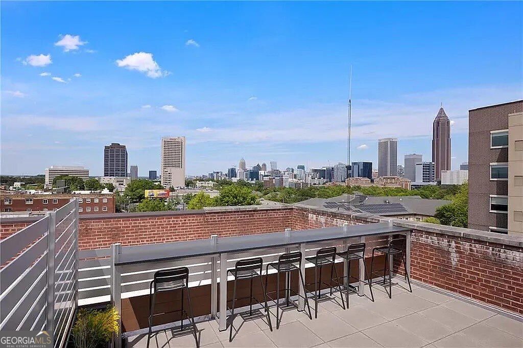 434 Marietta ST 204