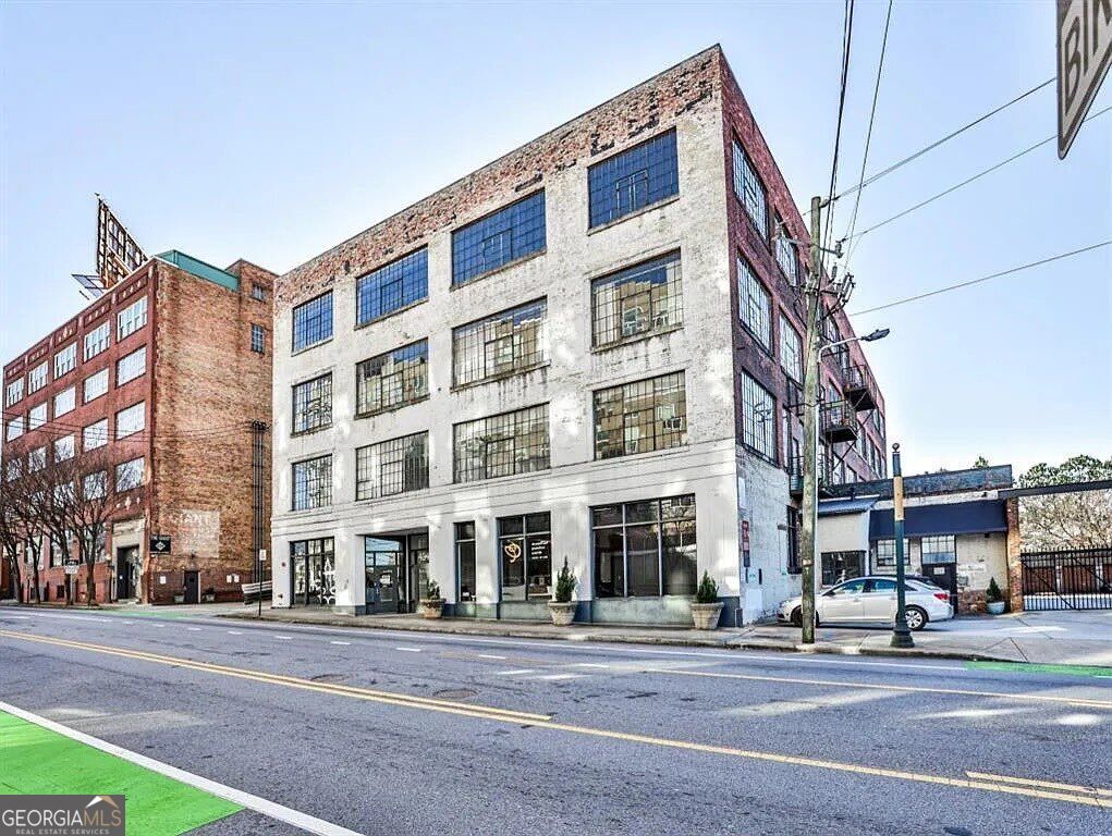 434 Marietta ST 204