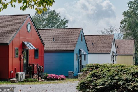 834 Lower Bell Creek RD Hiawassee GA 30546