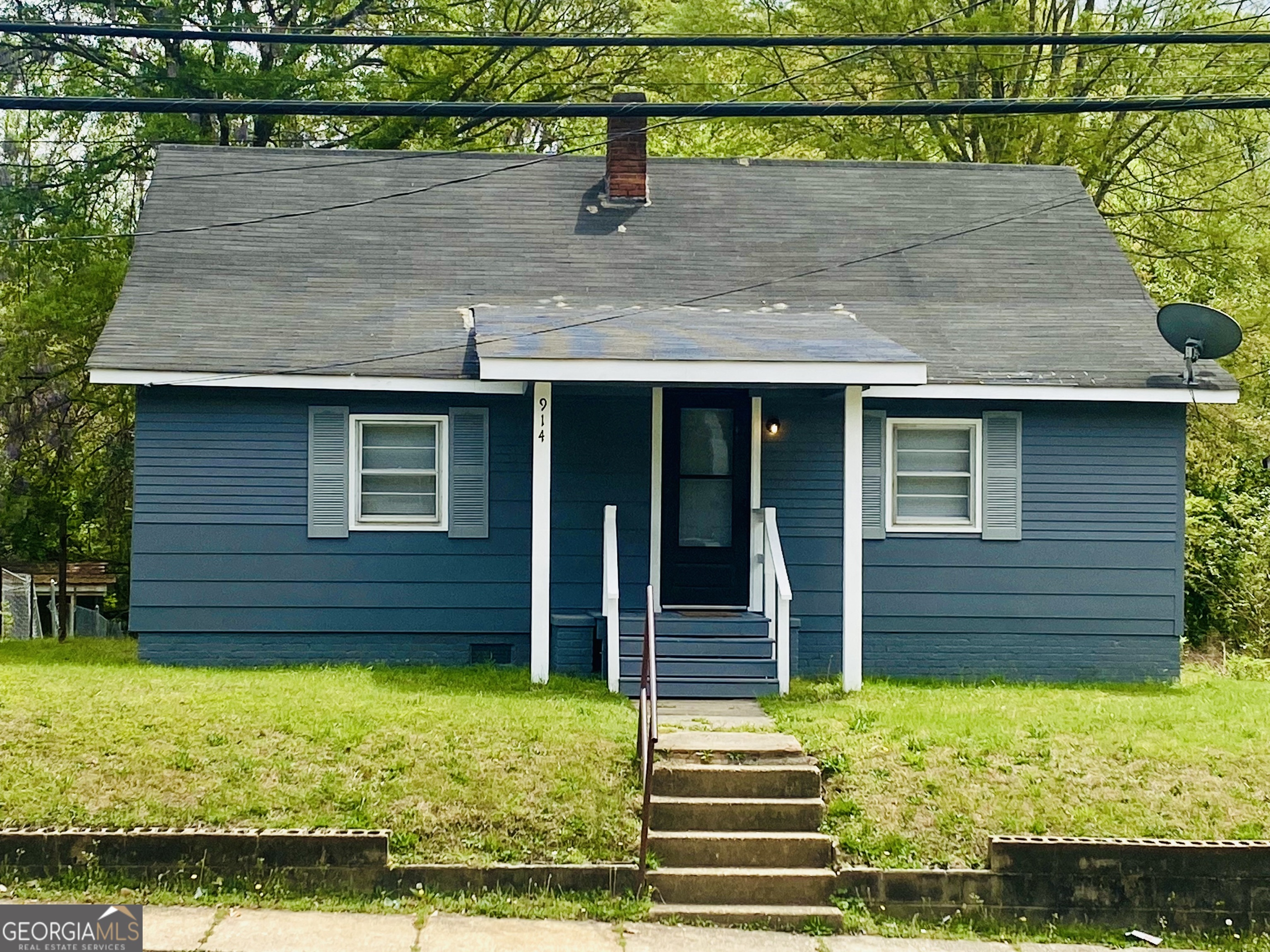 2 Year Upgraded Home Warranty! Great location, close to shopping, schools and entertainment. NEW - HVAC, New Stove, New Refrigerator, New Kitchen Sink, New Vanity, New Toilet, New Flooring, New Paint, Updated Lights, New Storm Door . Don't miss this great opportunity! Call 706.416.5040 today. 2 Year Upgraded Home Warranty