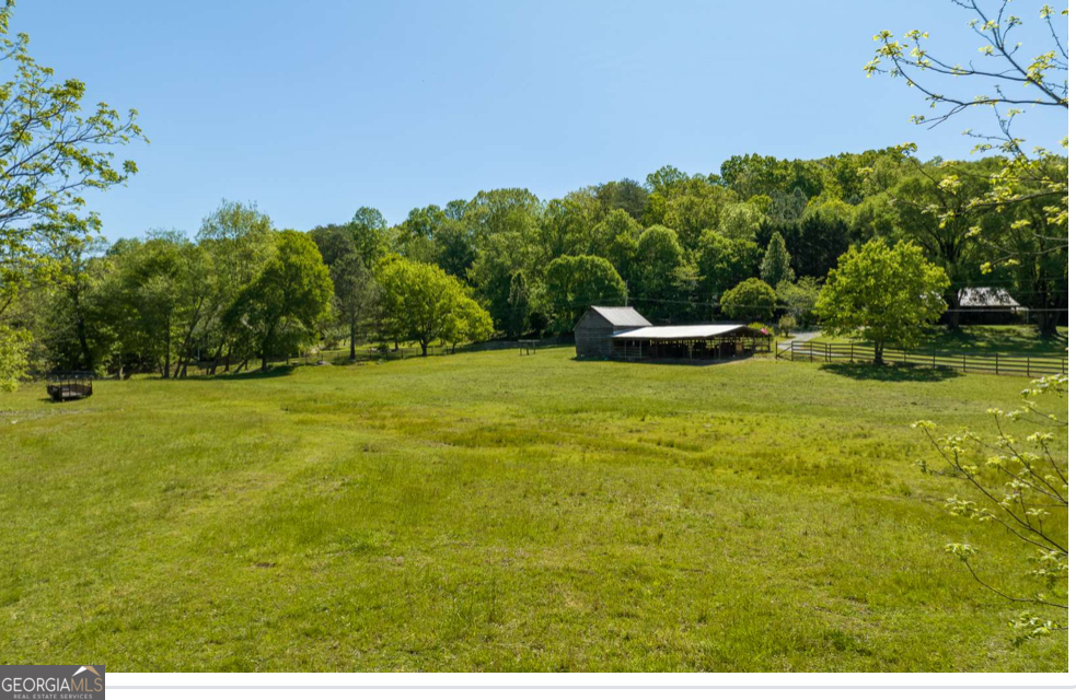 83 Licklog RD