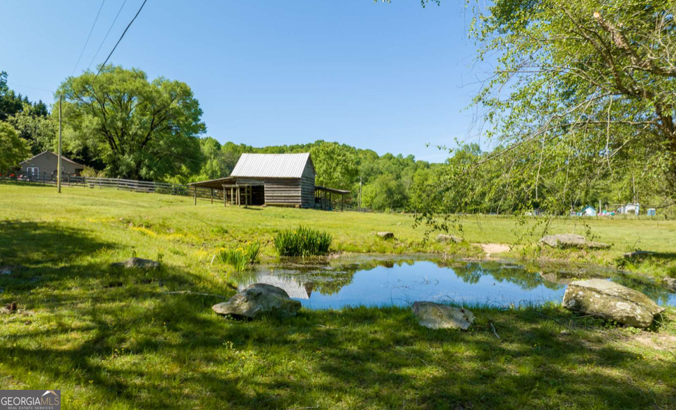 83 Licklog RD