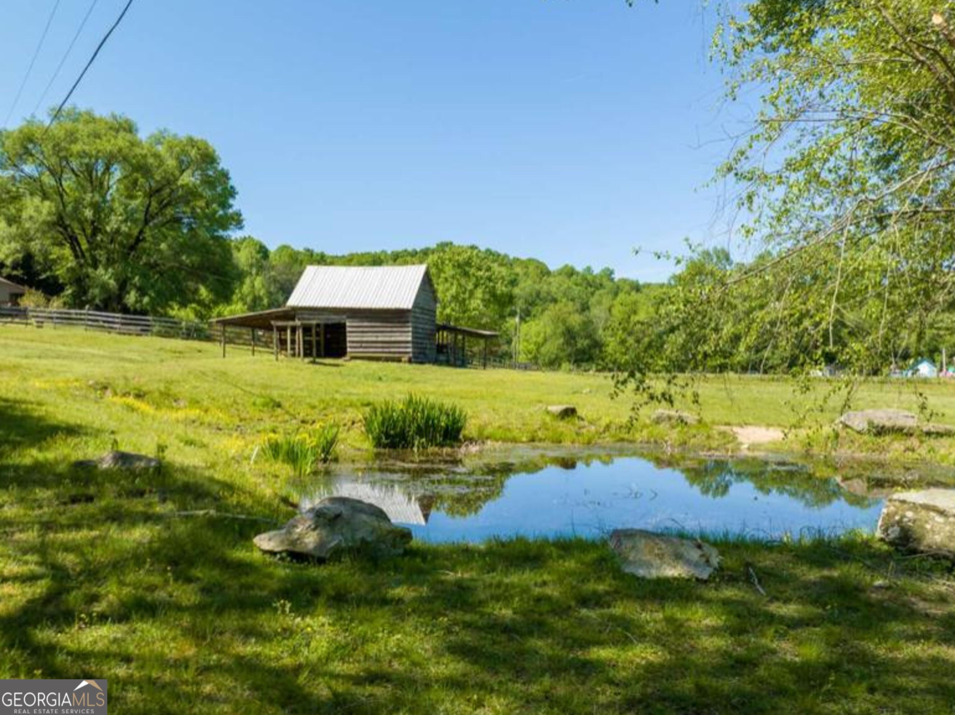 83 Licklog RD