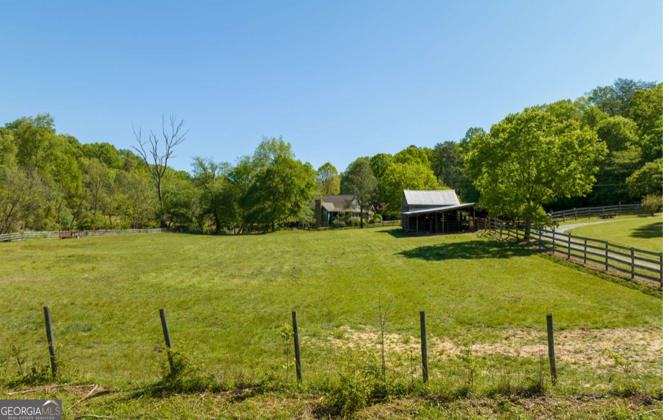 83 Licklog RD