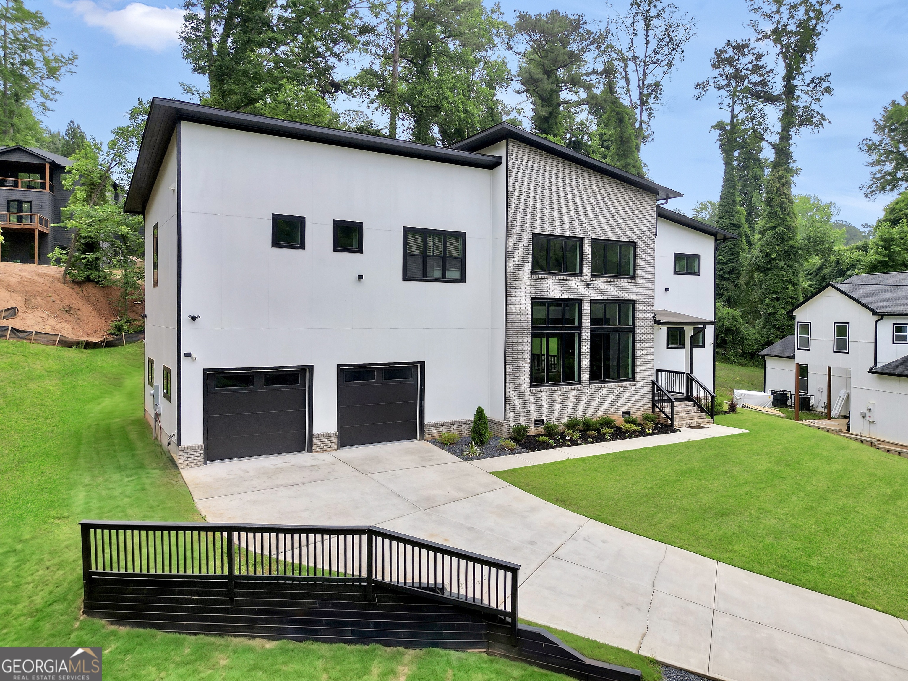 1192 Shore DR SW