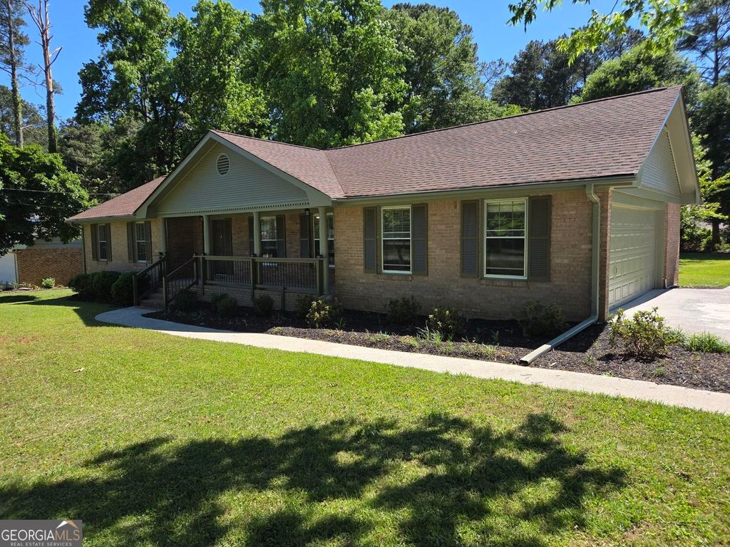 Photo of 1697 Fremont Drive SW, Stone Mountain, GA 30087 (MLS # 10765459)