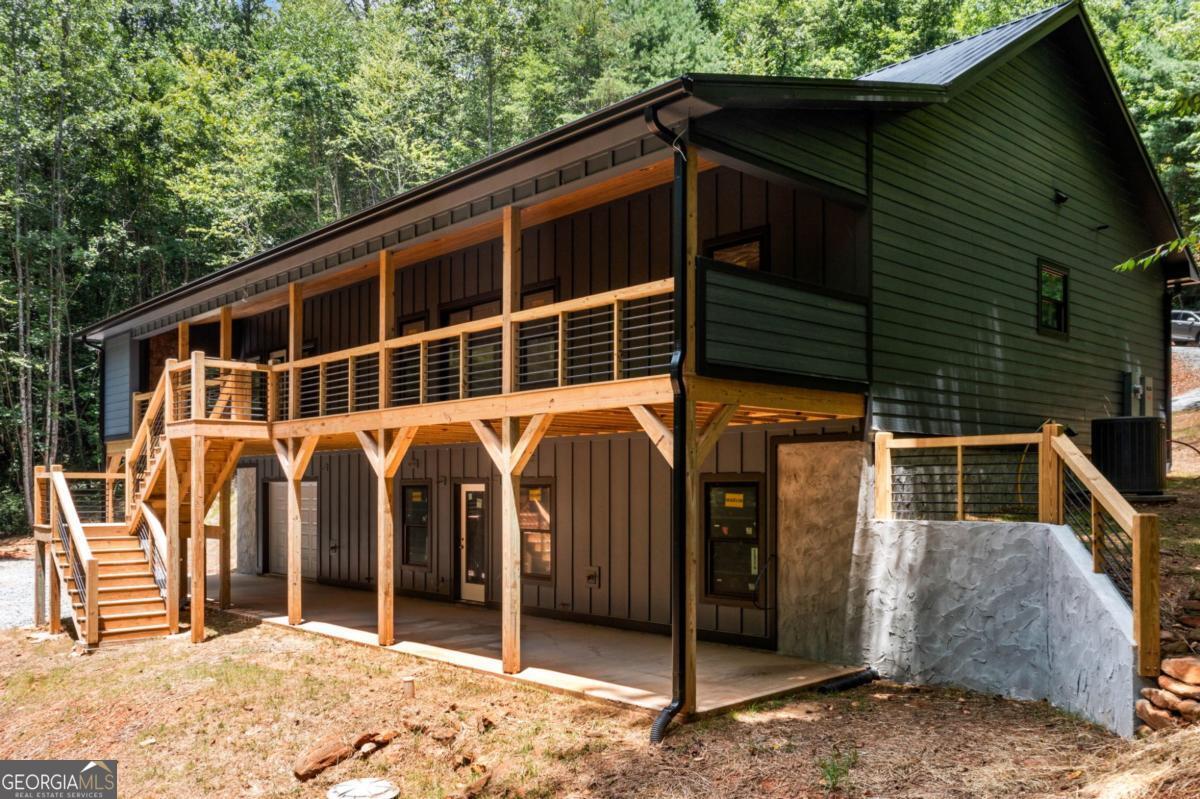 641 Bryant Farm LN
