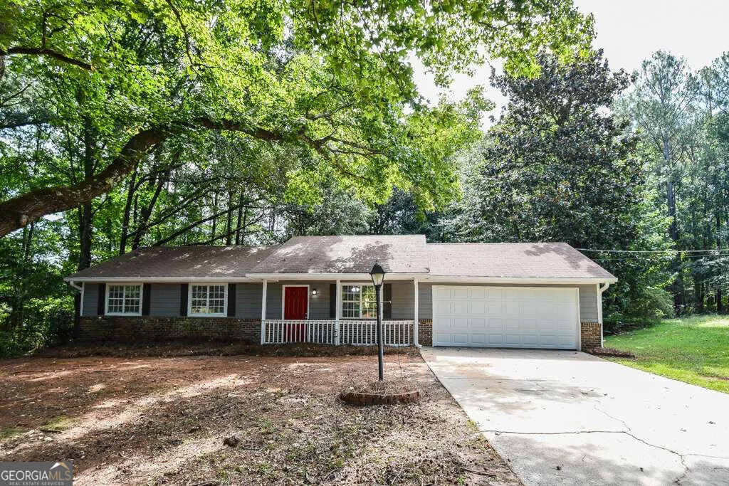 110 E Country Woods Drive