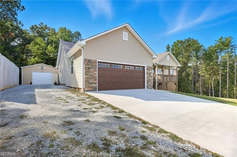 113 Stoddard LN