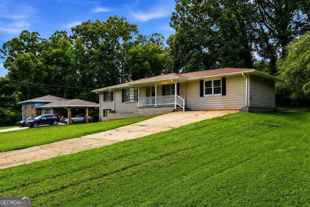 Photo of 2881 Treadway Drive, Decatur, GA 30034 (MLS # 10832841)