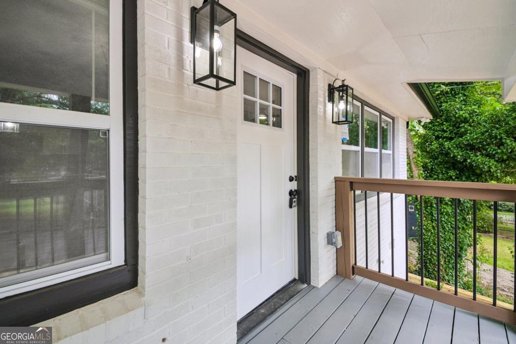 Photo of 354 Brooks Avenue SW, Atlanta, GA 30310 (MLS # 10761426)