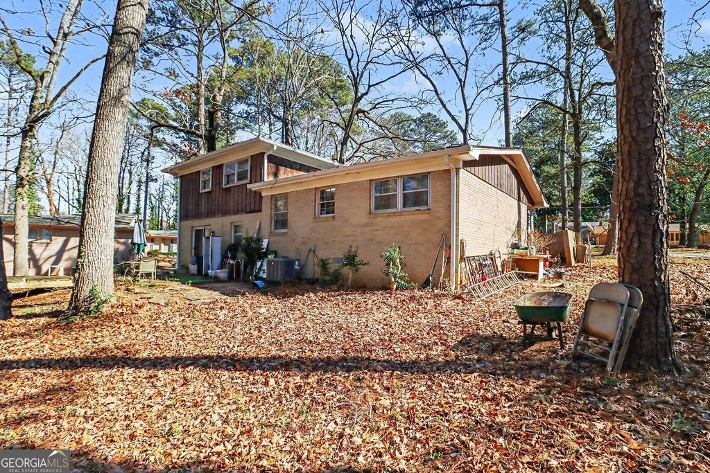 Photo of 3137 E Chapel Circle, Decatur, GA 30034 (MLS # 10681627)