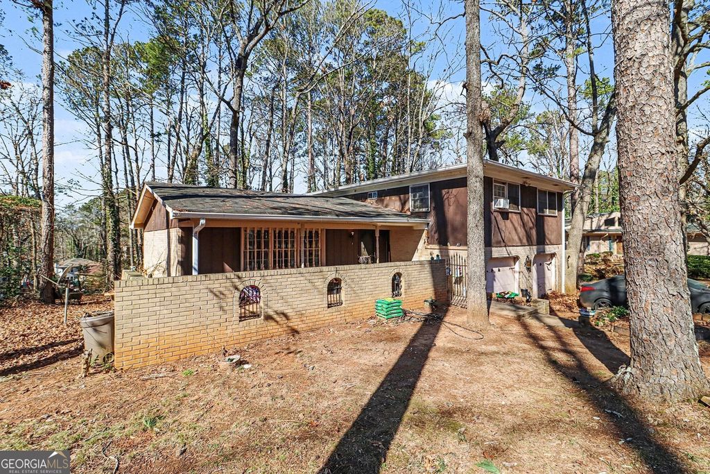 Photo of 3137 E Chapel Circle, Decatur, GA 30034 (MLS # 10681627)