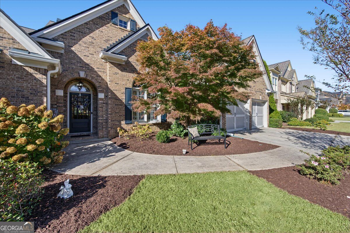 1180 Lakefield WALK