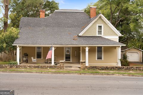 Photo of 712 College Street, Calhoun, GA 30701 (MLS # 10621721)