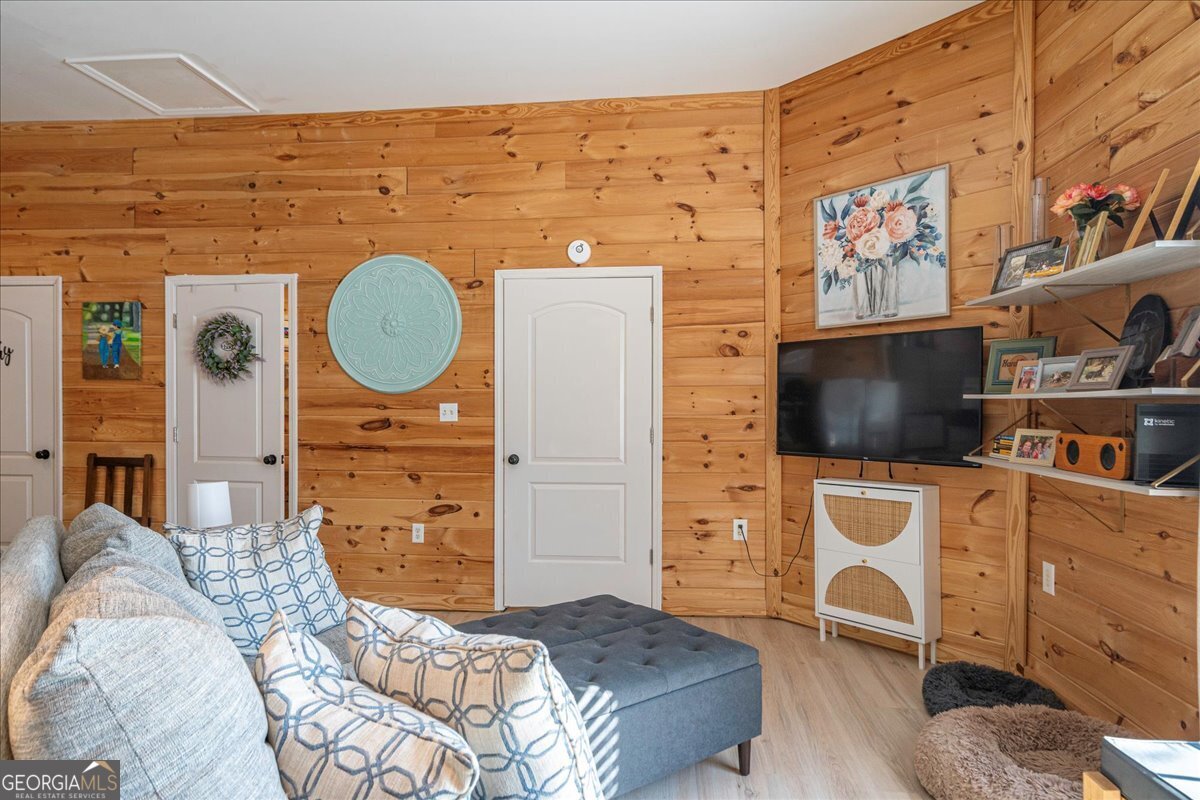 102 Beaverdam Creek RD