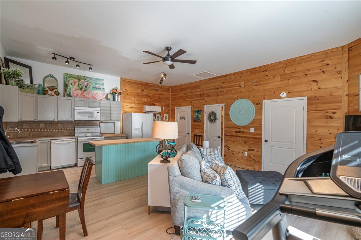 102 Beaverdam Creek RD