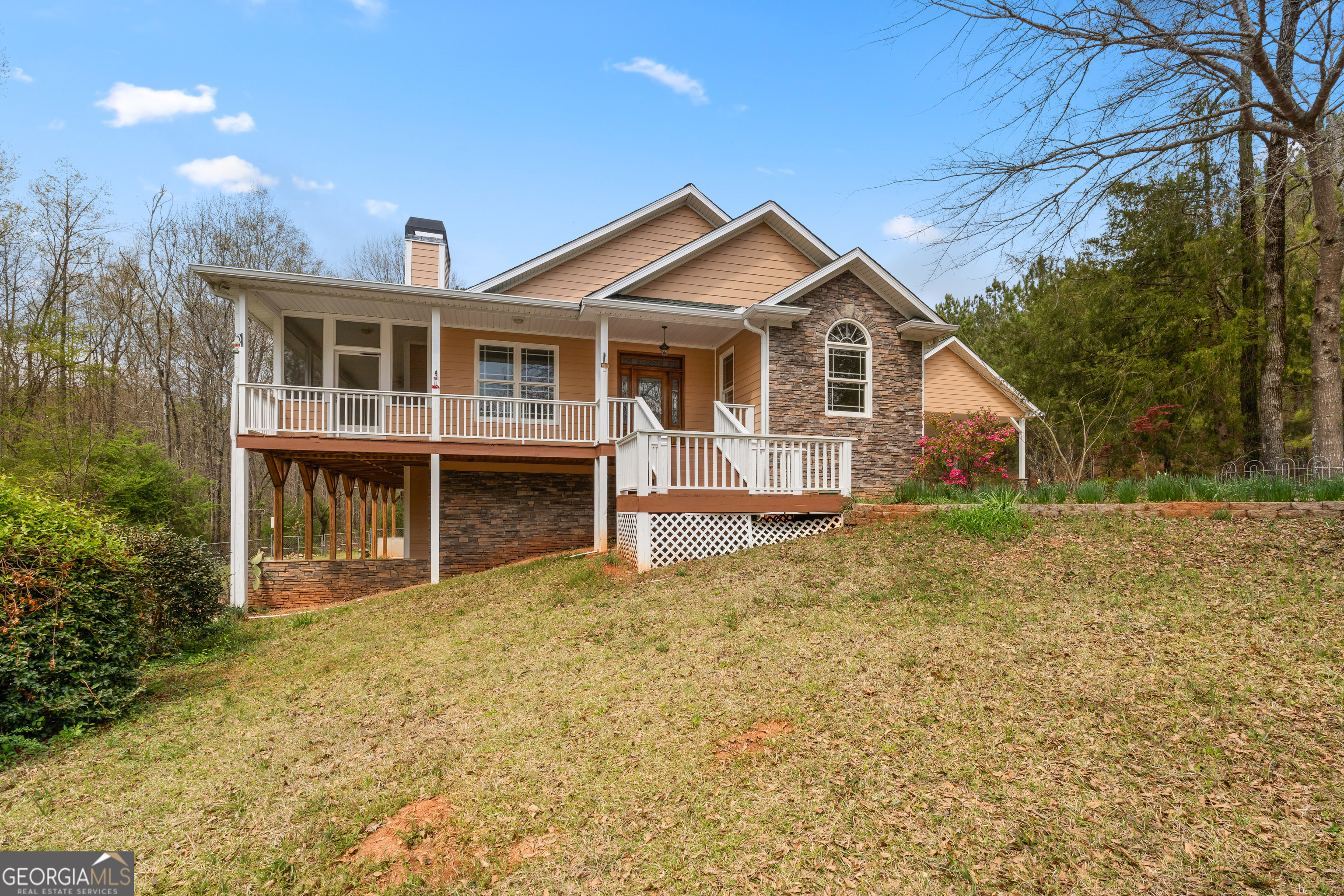 1229 Boggus RD