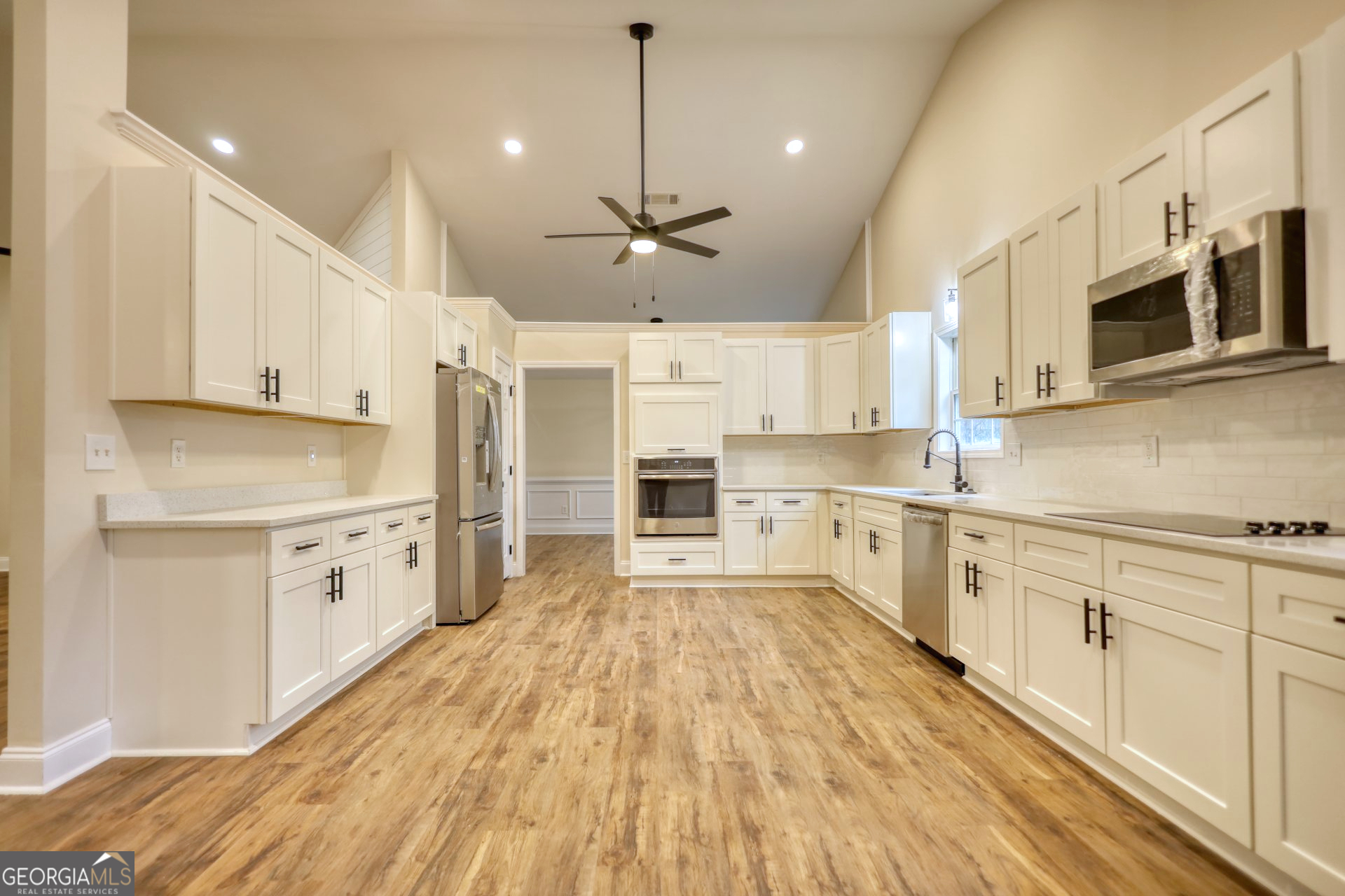 1020 Brenda LN