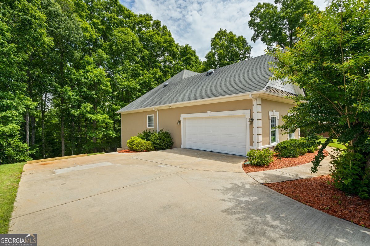 115 Blue Grass WAY