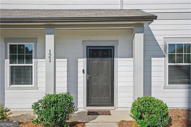 121 Hargrave AVE