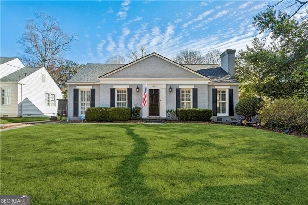 Photo of 1819 Greystone Road NW, Atlanta, GA 30318 (MLS # 10698757)