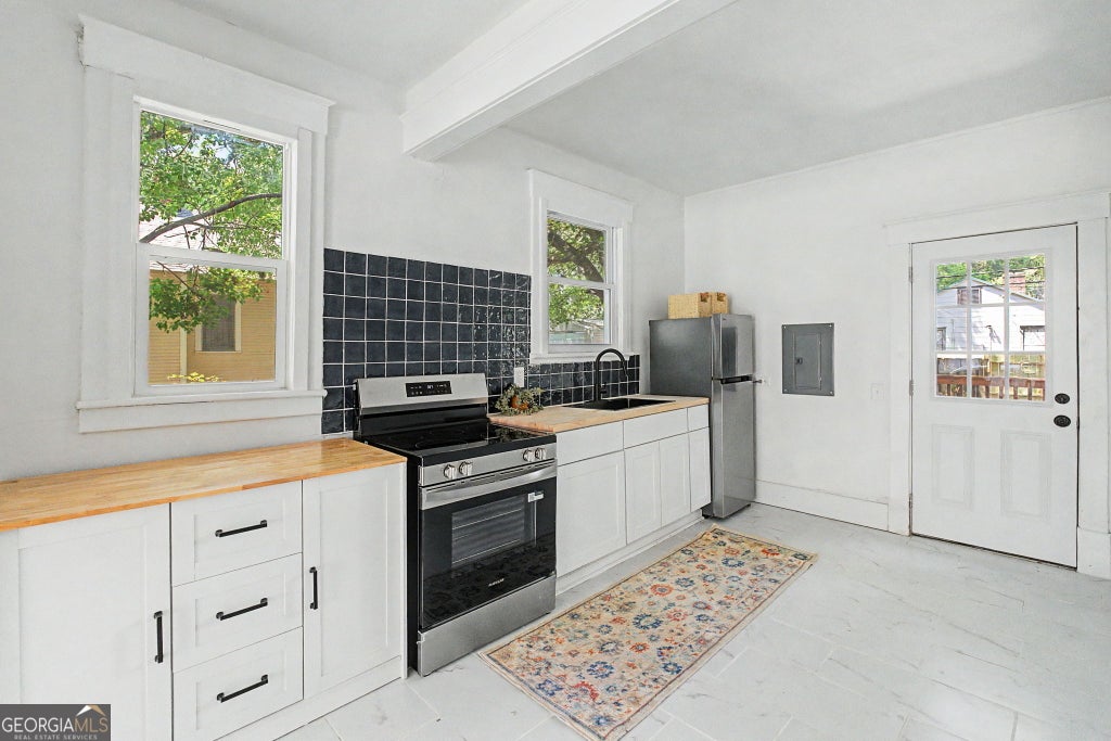 Photo of 812 E 33rd Street, Savannah, GA 31401 (MLS # 10779451)