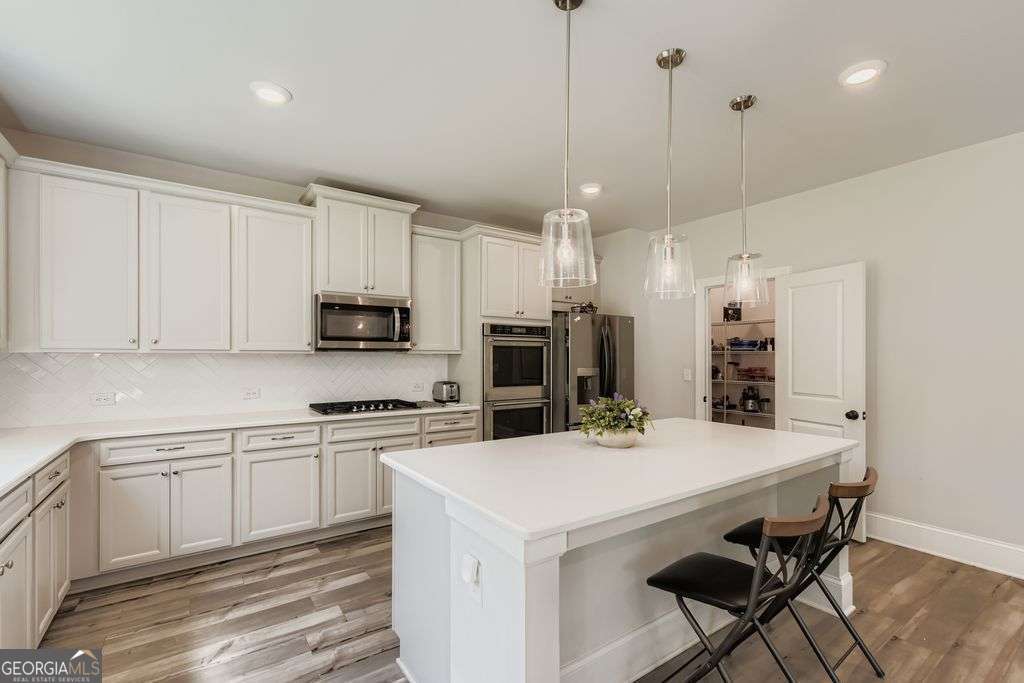 325 Caledonia CT