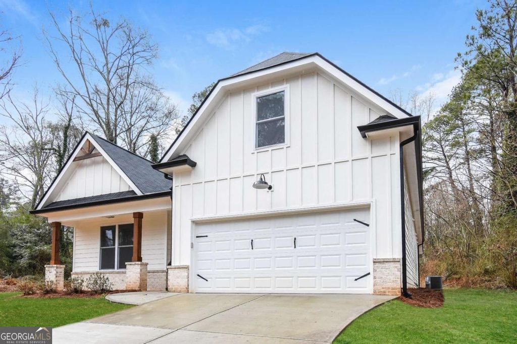 Photo of 2227 Stone Drive SW, Lilburn, GA 30047 (MLS # 10708149)